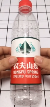 矿泉水瓶能做什么手工制作-第1张图片-图司机百科